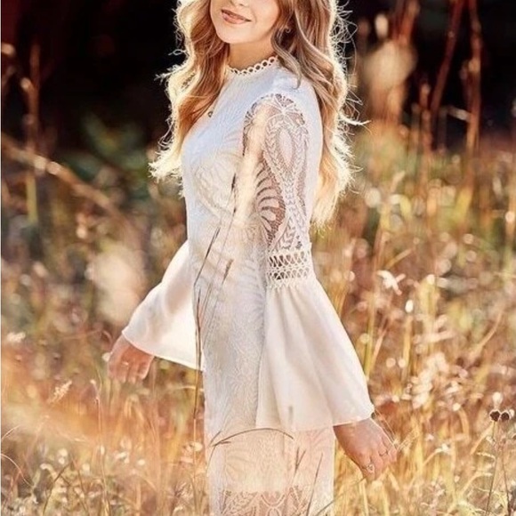 White Lace Detail Bell Sleeve Bohemian Mini Dress - Picture 7 of 16